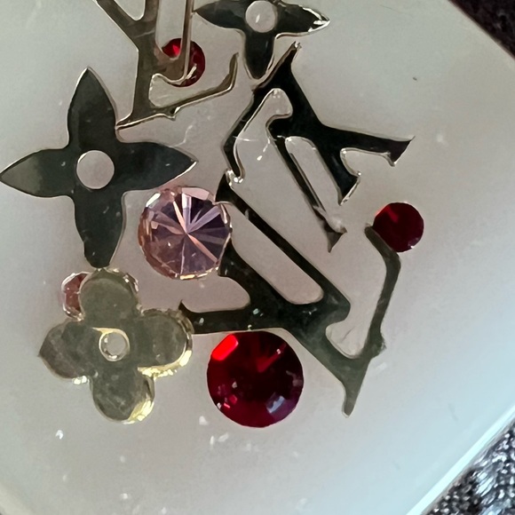 Louis Vuitton Hair Tie - Picture 4 of 8